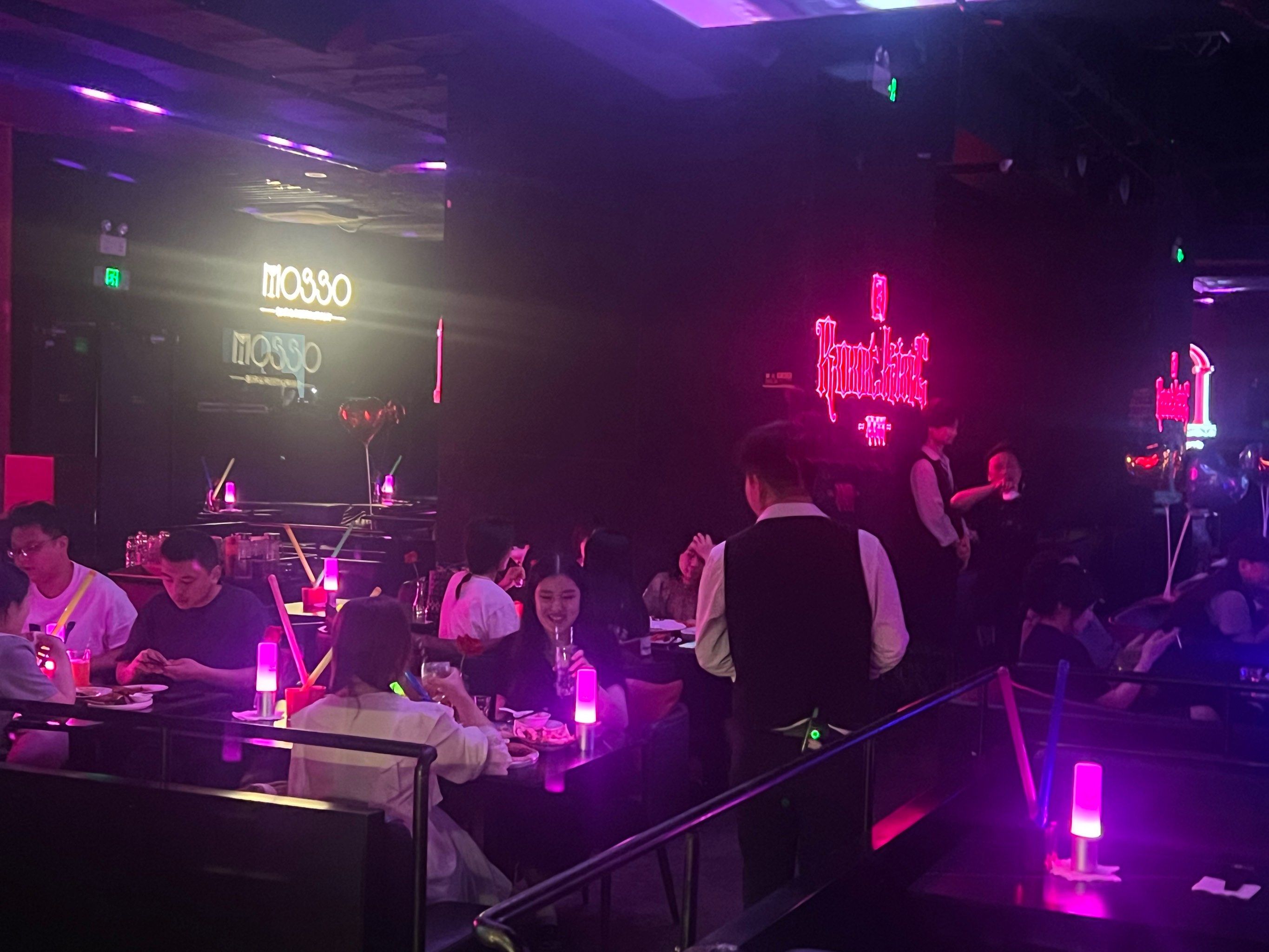 张家口商务ktv，尽享商务派对的精彩时光-蔚县ktv预订